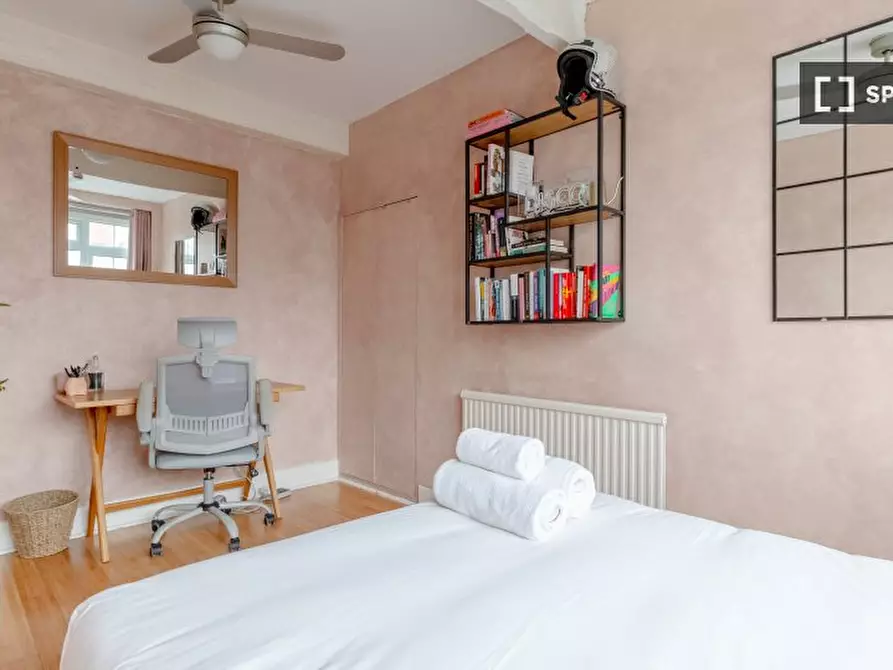 Immagine 5 di Appartamento in affitto  in a Cheltenham Rd a Camberwell