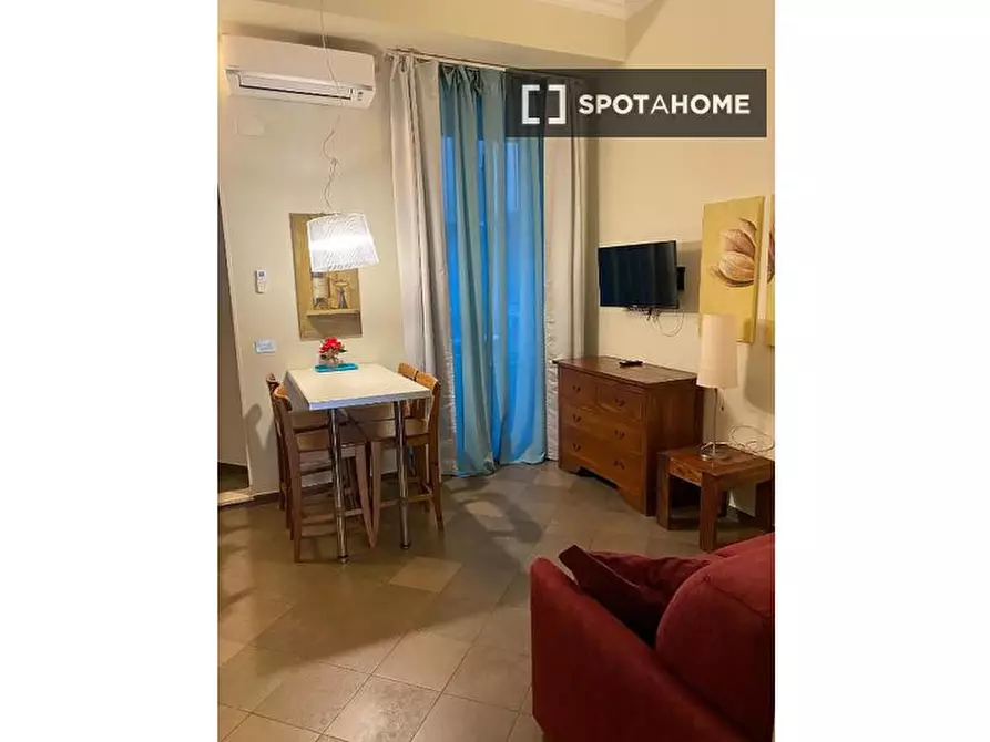 Immagine 5 di Appartamento in affitto  in Piazza San Giovanni In Laterano a Roma