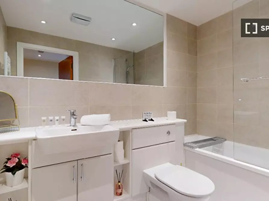 Immagine 3 di Appartamento in affitto  in Basin Approach a East Ham