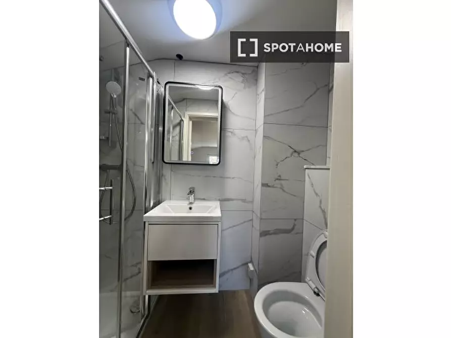 Immagine 2 di Ufficio in affitto  in St Stephen's Rd a Hounslow