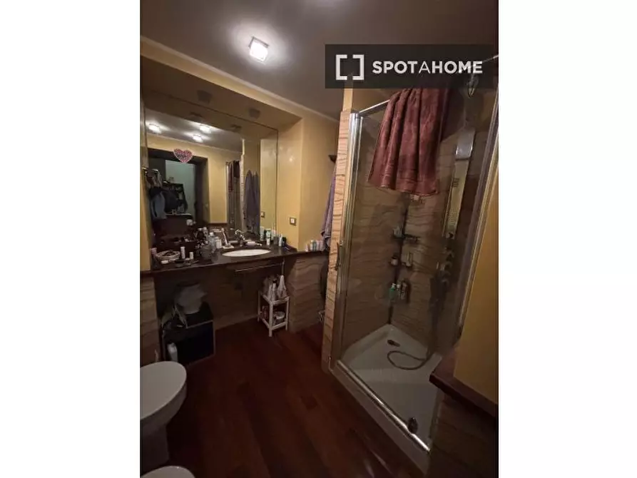 Immagine 3 di Camera condivisa in affitto  in Via Cavour a Roma