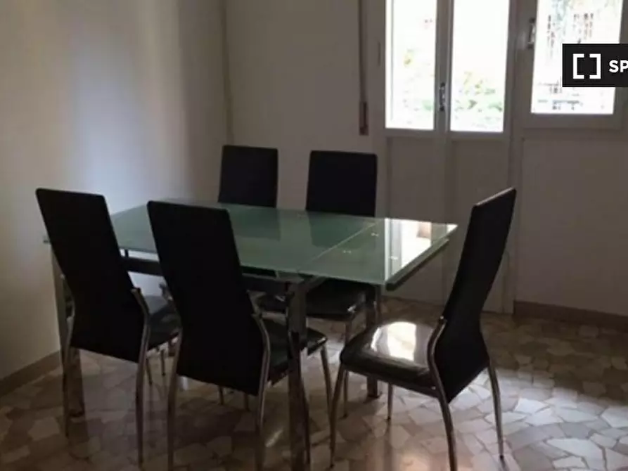 Immagine 8 di Camera condivisa in affitto  in Via Fossolo a Bologna
