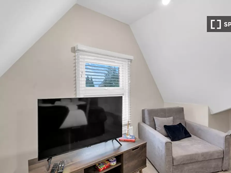 Immagine 5 di Ufficio in affitto  in flat a Tottenham