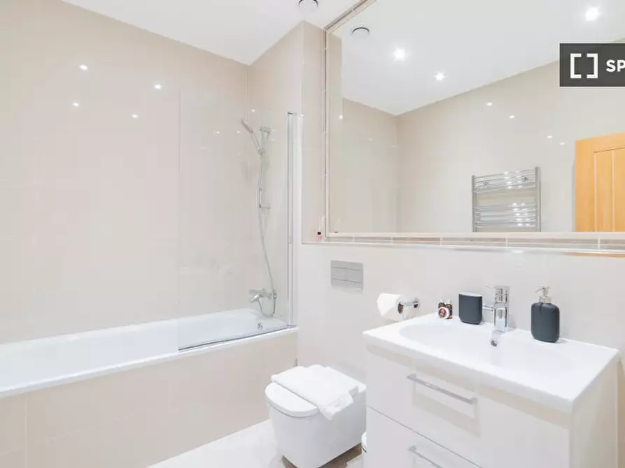 Immagine 4 di Appartamento in affitto  in High Street Mews a Merton