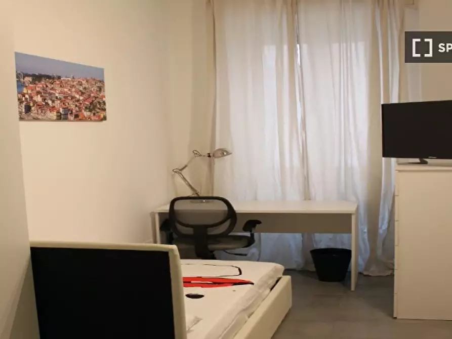 Immagine 2 di Camera condivisa in affitto  in Via Felice Casati a Milano