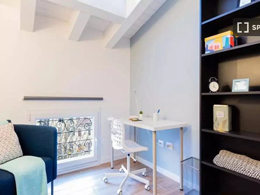 Immagine 1 di Camera condivisa in affitto  in Viale Alfredo Oriani a Bologna