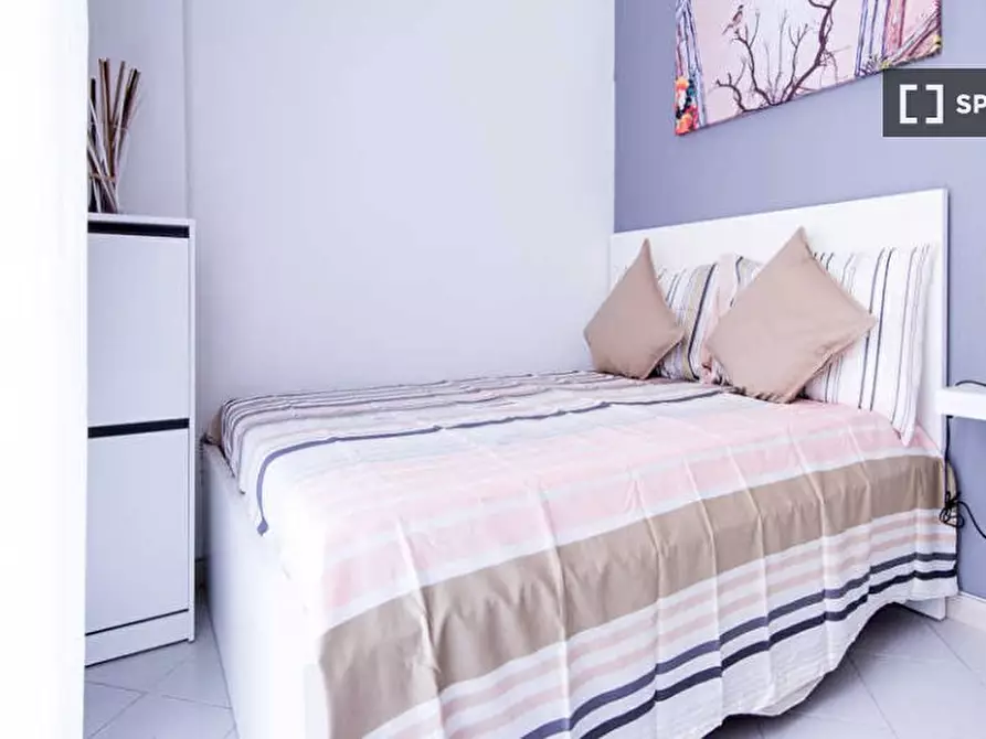 Immagine 1 di Camera condivisa in affitto  in Via Giovanni Pascoli a Milano