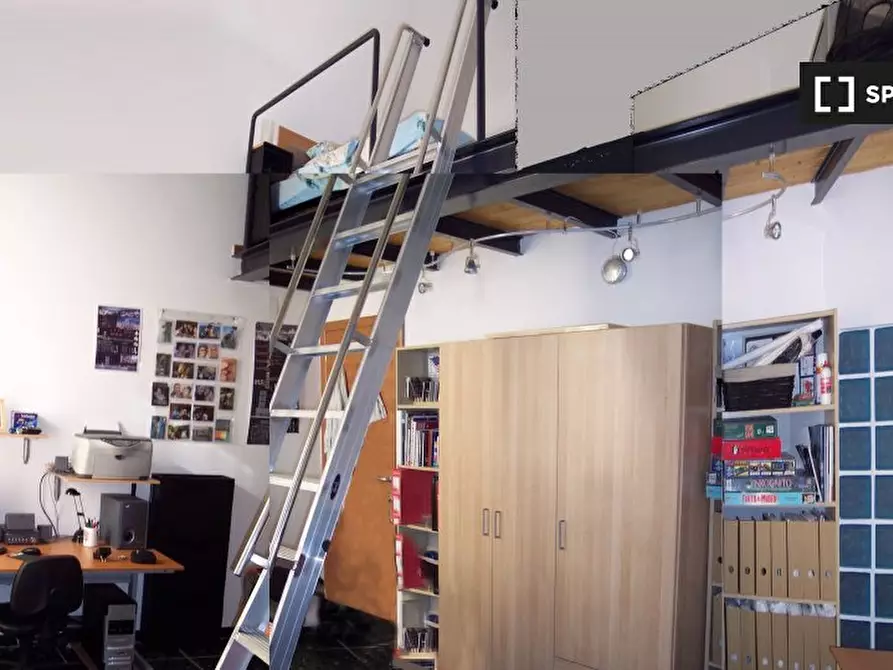 Immagine 2 di Camera condivisa in affitto  in Via di Santa Croce a Genova