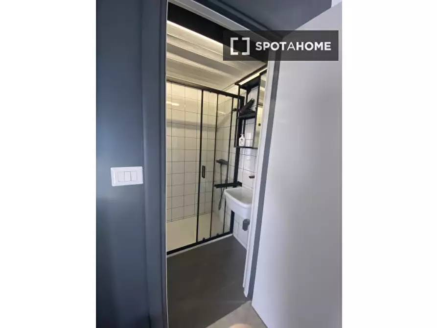 Immagine 3 di Ufficio in affitto  in Via Teano a Roma