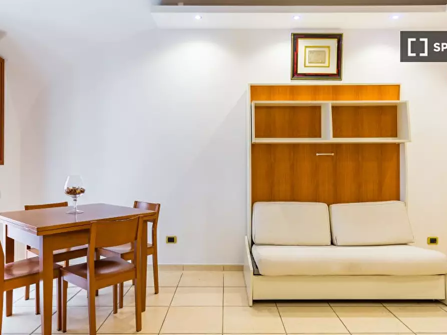 Immagine 15 di Appartamento in affitto  in Vico San Nicola da Tolentino a Napoli