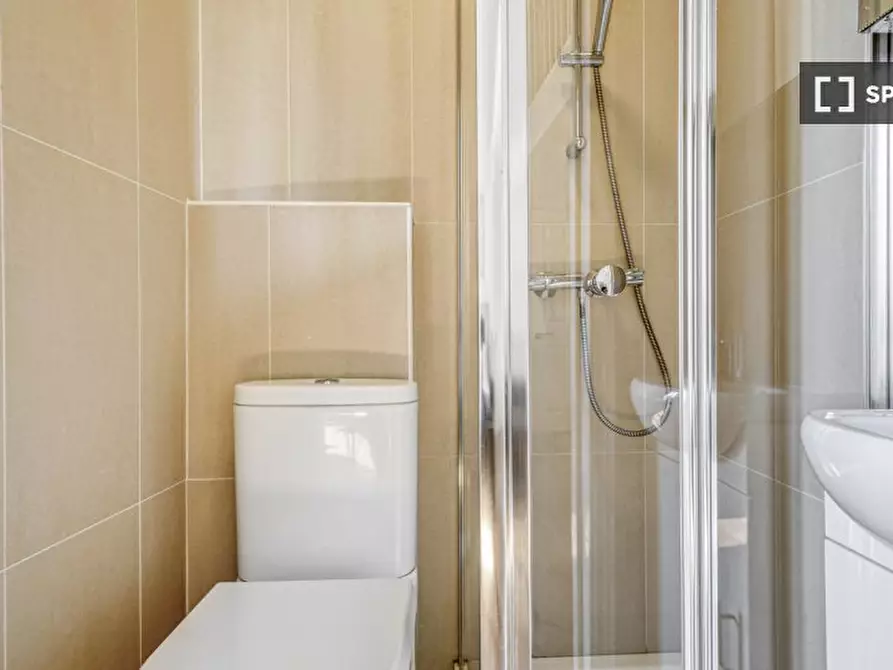 Immagine 17 di Appartamento in affitto  in Glendower Pl a Kensington