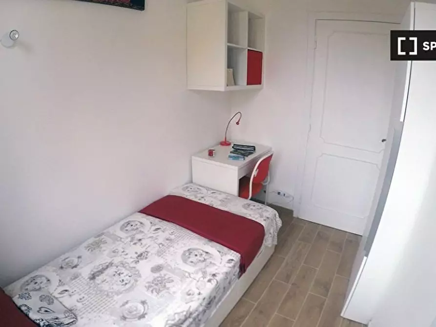 Immagine 2 di Camera condivisa in affitto  in Piazza Augusto Conti a Firenze