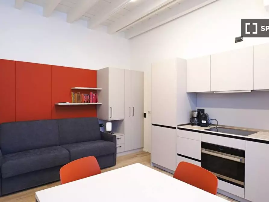 Immagine 2 di Ufficio in affitto  in Via Paolo Frisi a Milano