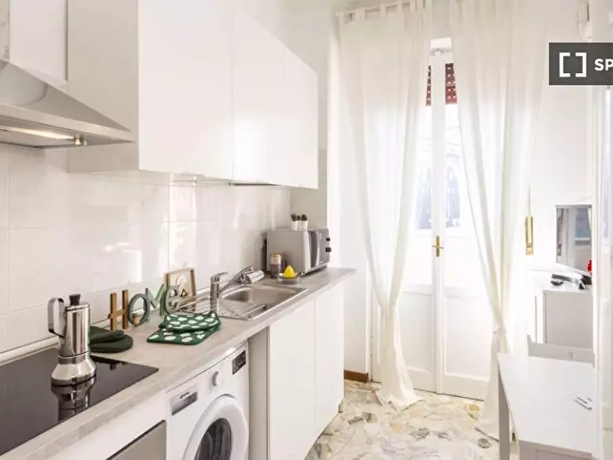 Immagine 12 di Camera condivisa in affitto  in VIALE LUCANIA a Milano