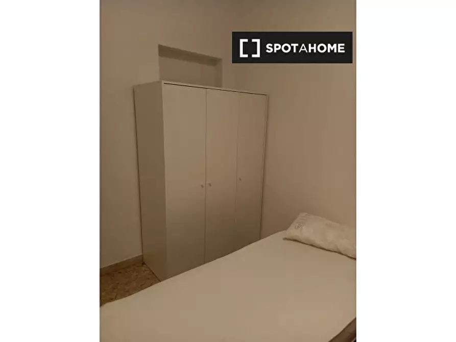 Immagine 6 di Camera condivisa in affitto  in Via Tommaso Salvini a Bologna