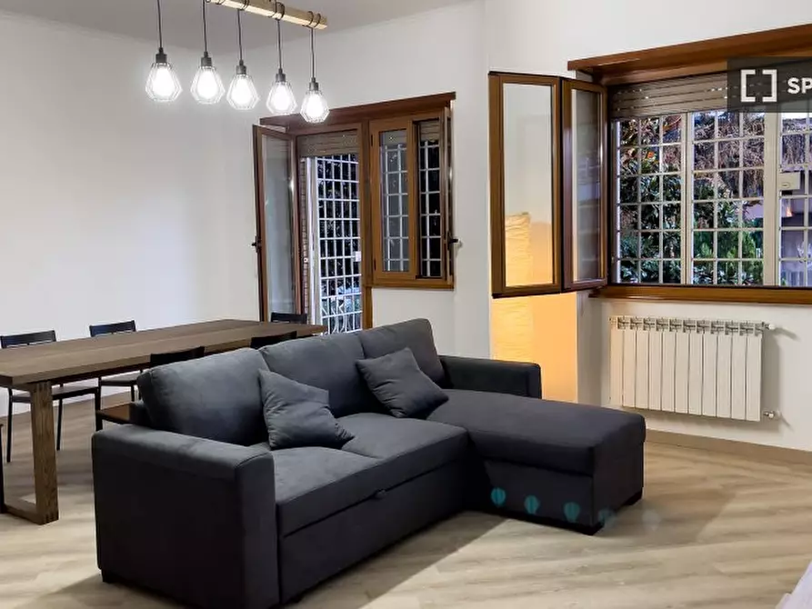 Immagine 13 di Camera condivisa in affitto  in Via Casilina a Roma