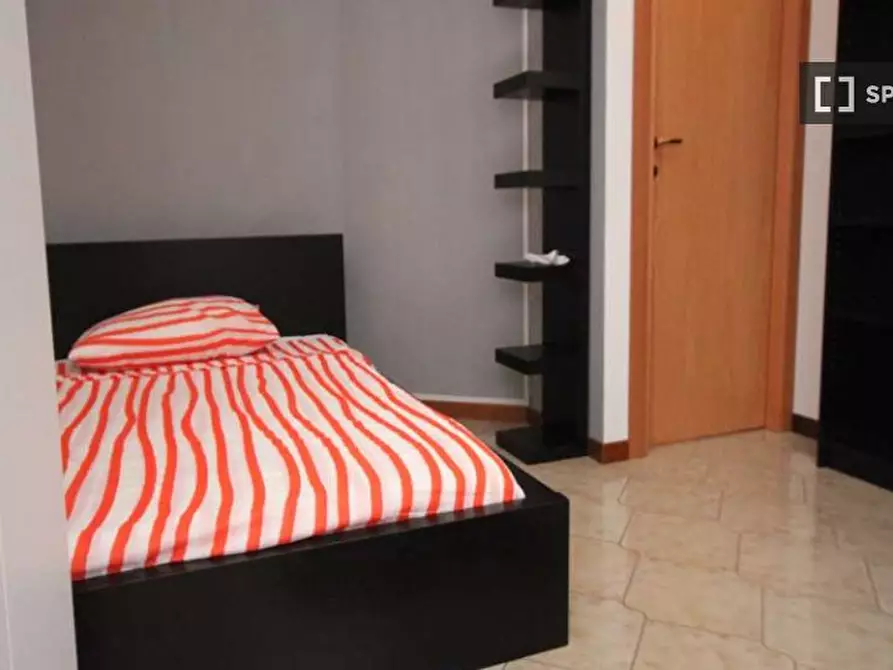 Immagine 3 di Camera condivisa in affitto  in Via Ulisse Salis a Milano