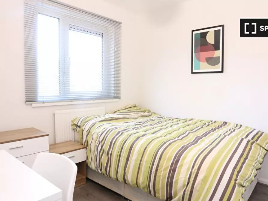 Immagine 3 di Camera condivisa in affitto  in Poplar a Poplar