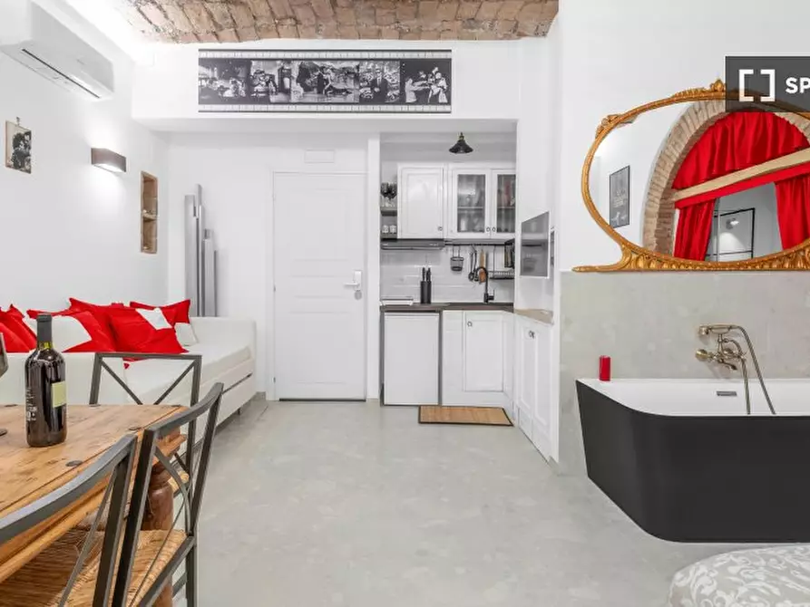 Immagine 3 di Ufficio in affitto  in Via dei Latini a Roma