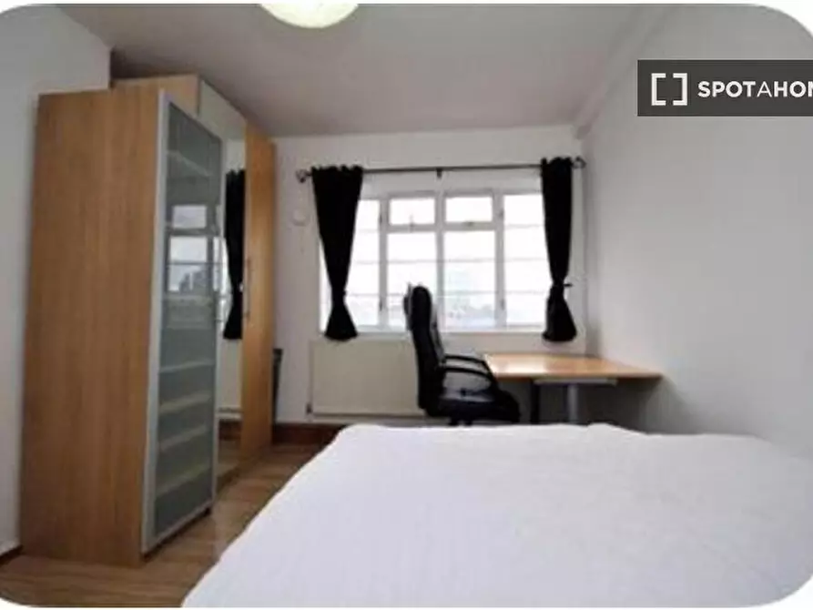 Immagine 13 di Appartamento in affitto  in 48 Arbour Square, London E1 0PP a Poplar