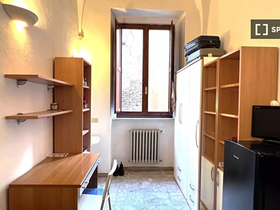 Immagine 1 di Residence in affitto  in Via del Porrione a Siena