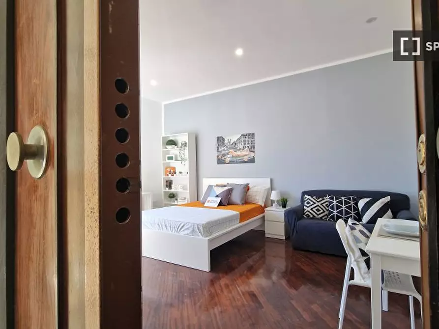 Immagine 5 di Camera condivisa in affitto  in Via Paolo Paruta a Roma