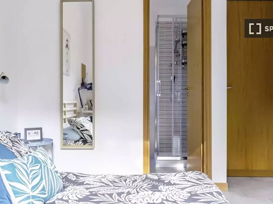 Immagine 6 di Camera condivisa in affitto  in Via Fiume delle Perle a Roma