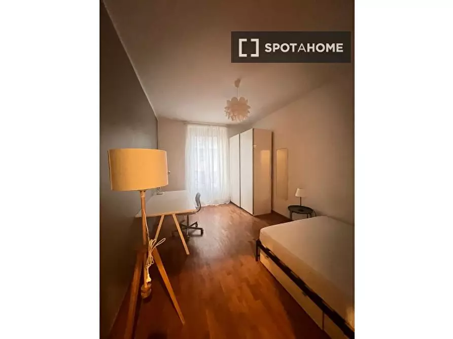 Immagine 1 di Camera condivisa in affitto  in Viale Lazio a Milano