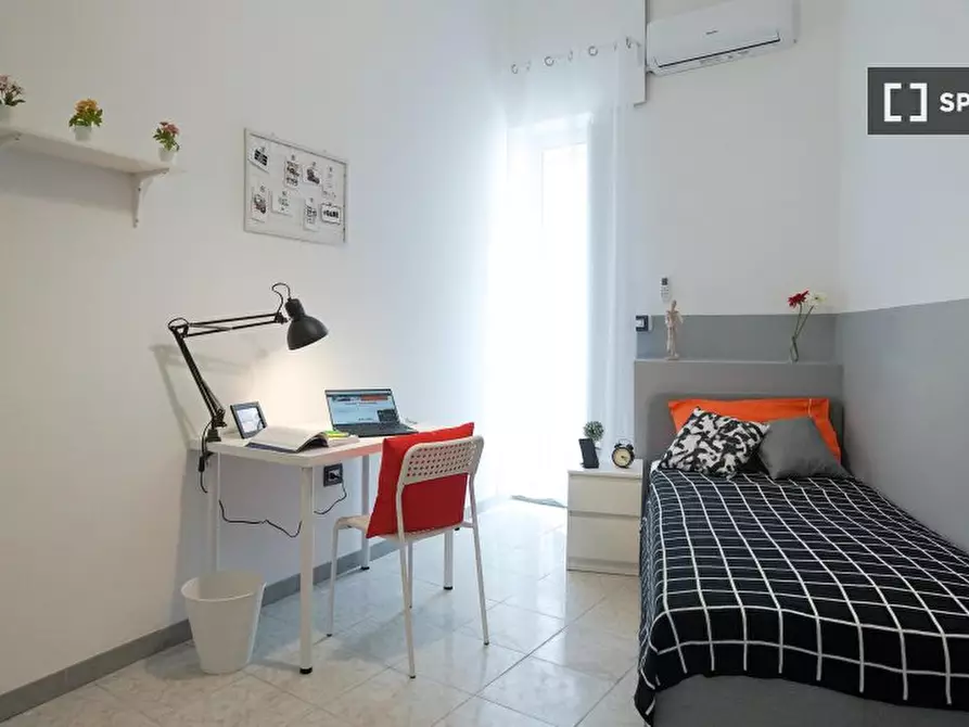 Immagine 4 di Camera condivisa in affitto  in Vico Noce a Napoli