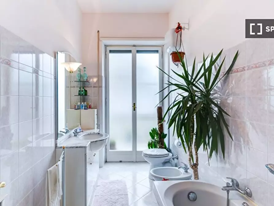 Immagine 13 di Camera condivisa in affitto  in Via Pietro Bonfante a Roma