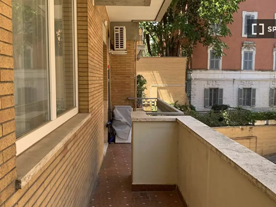 Immagine 11 di Appartamento in affitto  in Via Gualtiero Serafino a Roma