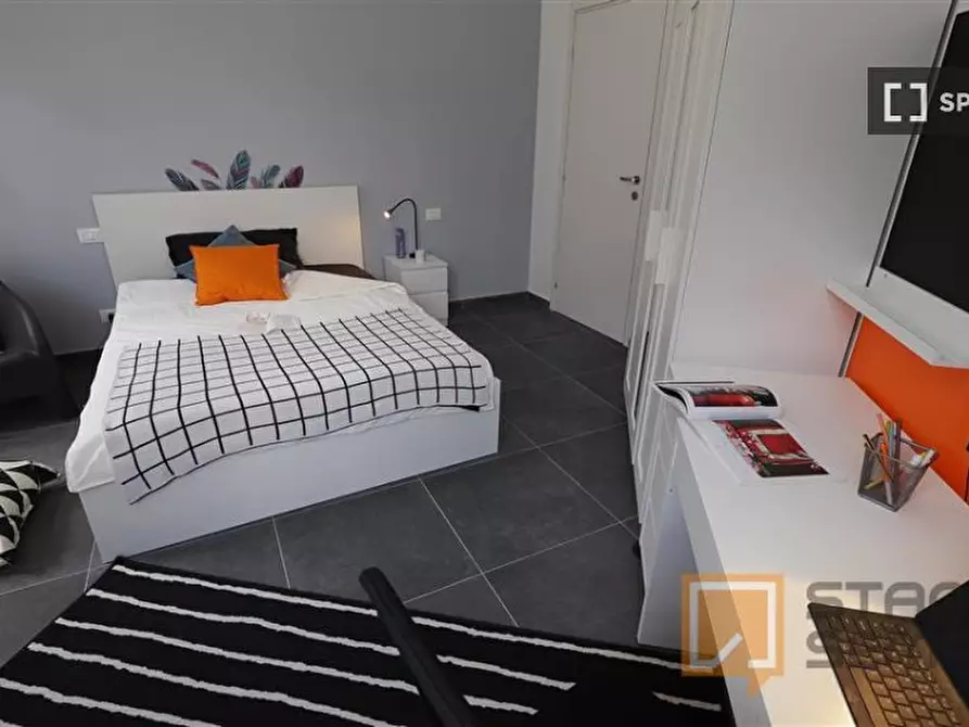 Immagine 1 di Camera condivisa in affitto  in Corso Peschiera a Torino