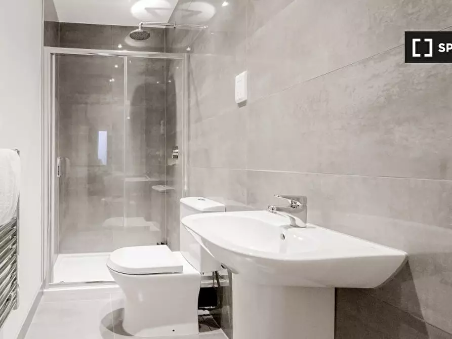 Immagine 3 di Appartamento in affitto  in Group House a Sutton
