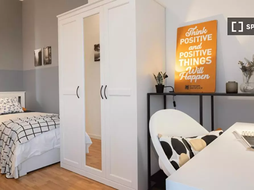 Immagine 1 di Camera condivisa in affitto  in Via Piobesi n. a Torino