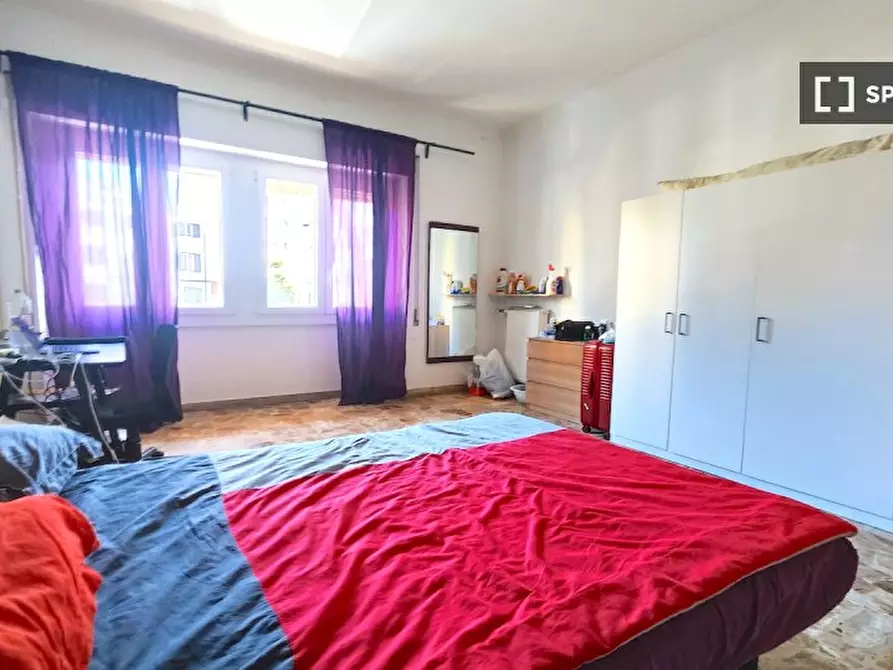 Immagine 1 di Camera condivisa in affitto  in Viale Tirreno, 00141 Roma RM, Italy a Roma