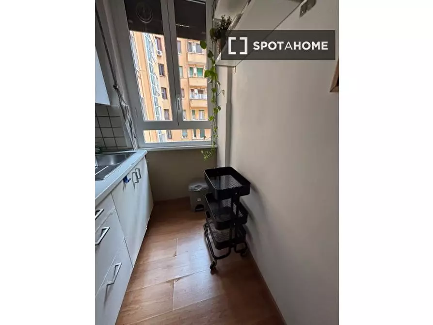 Immagine 4 di Camera condivisa in affitto  in Viale delle Provincie a Roma
