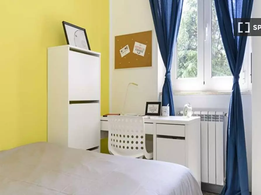 Immagine 1 di Camera condivisa in affitto  in Via Delle Ande Milan a Milano