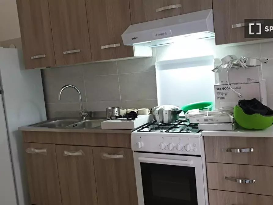 Immagine 5 di Camera condivisa in affitto  in Via Portacarrese a Montecalvario a Napoli