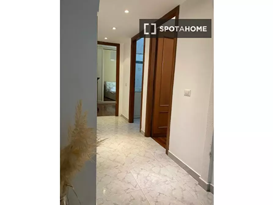 Immagine 6 di Appartamento in affitto  in Via Gian Luca Squarcialupo a Roma