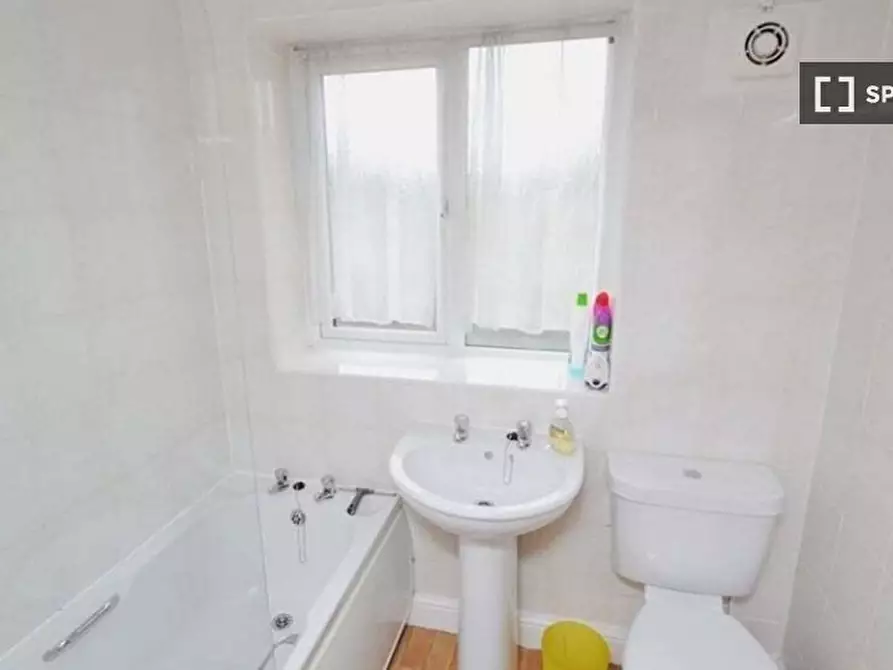 Immagine 2 di Camera condivisa in affitto  in Rivergreen a Clifton