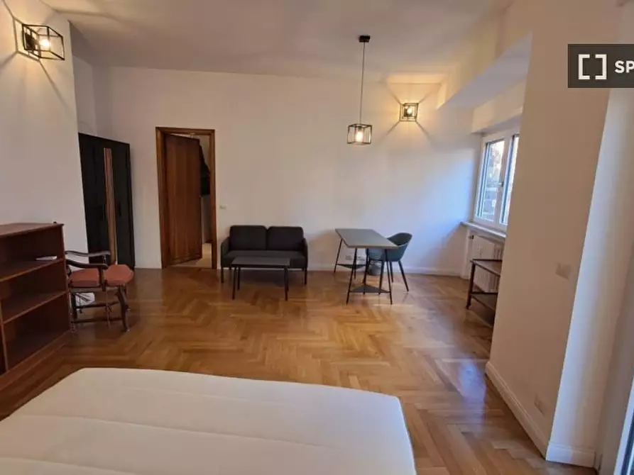 Immagine 2 di Camera condivisa in affitto  in Via Eleonora Duse a Roma