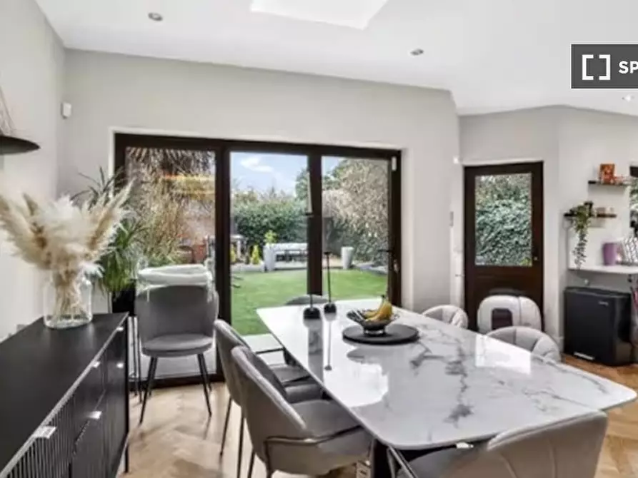 Immagine 12 di Appartamento in affitto  in Empire Road a Southall