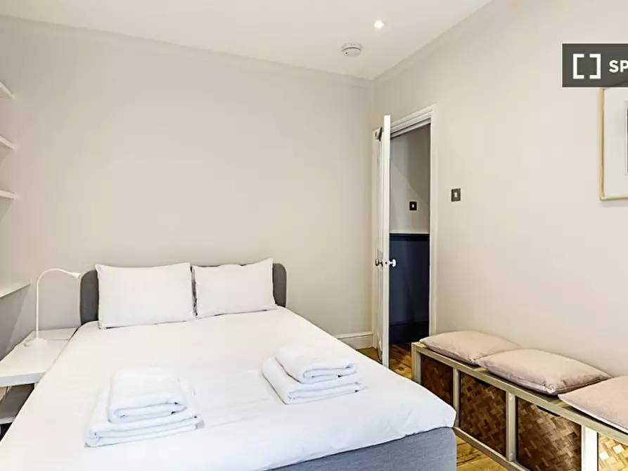 Immagine 3 di Appartamento in affitto  in A Great Percy Street a Camden Town