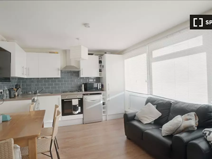 Immagine 3 di Camera condivisa in affitto  in Sheffield Square a Poplar