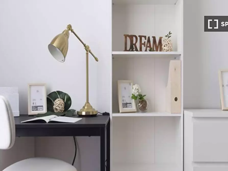 Immagine 6 di Camera condivisa in affitto  in Viale Legioni Romane Milan a Milano