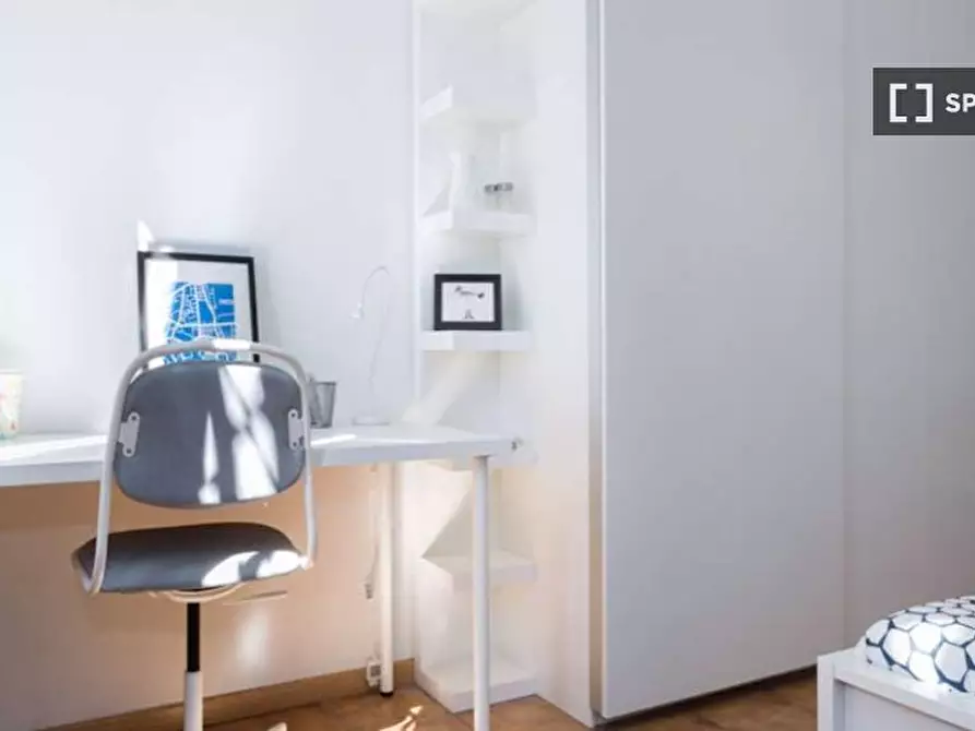 Immagine 3 di Camera condivisa in affitto  in Via Dei Mandorli Milan a Corsico