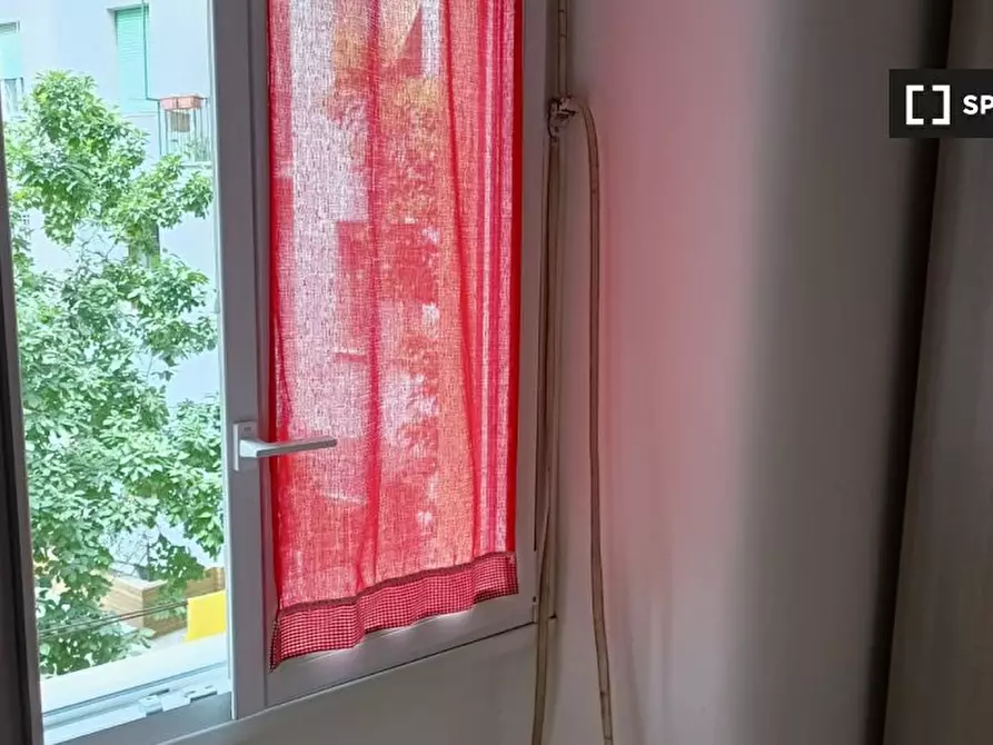 Immagine 5 di Camera condivisa in affitto  in Via Mirandola a Roma