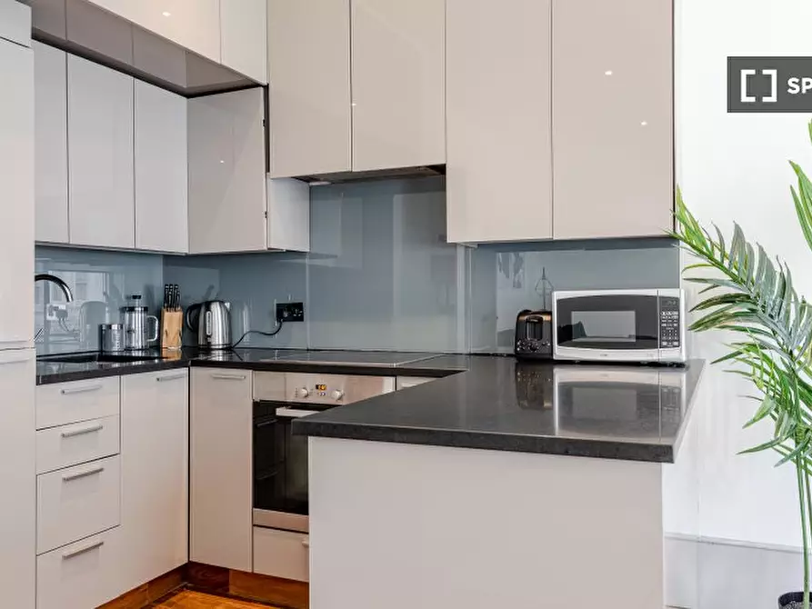 Immagine 17 di Appartamento in affitto  in Apartment a Kensington