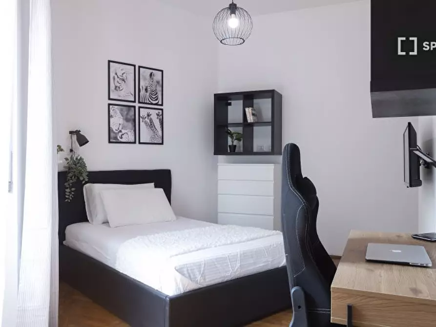 Immagine 4 di Camera condivisa in affitto  in Via Emilio Faà di Bruno a Milano