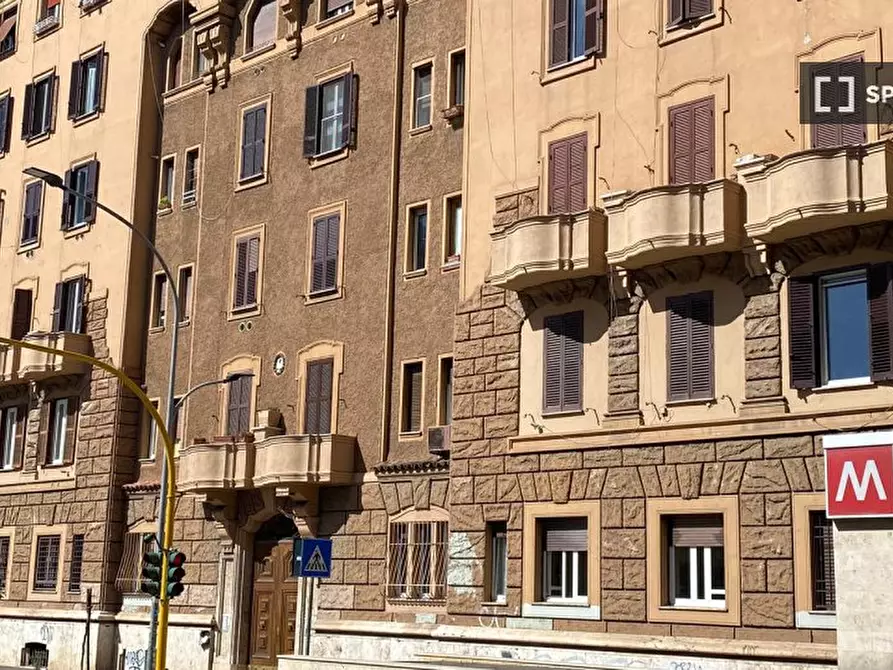 Immagine 19 di Appartamento in affitto  in Via la Spezia a Roma